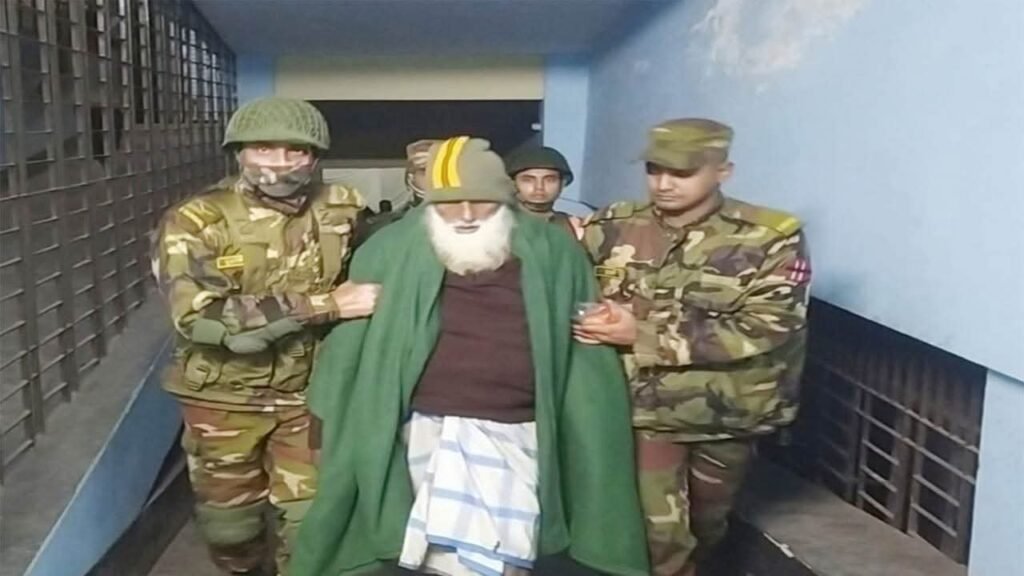 সারিয়াকান্দিতে মানসিক ভারসাম্যহীন বৃদ্ধকে মানবিক সহায়তা দিল সেনাবাহিনী 1 IMG 20260119 WA0000