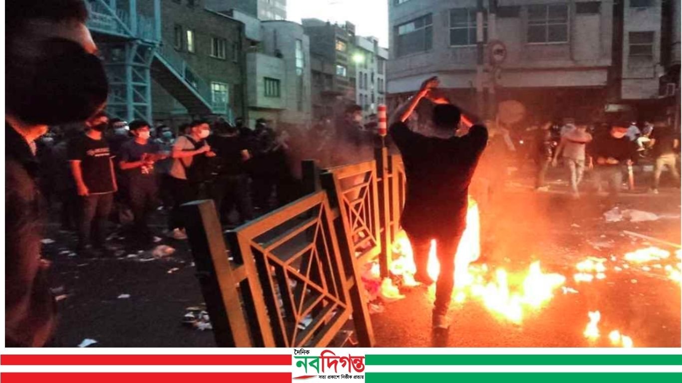 সরকারবিরোধী আন্দোলনে গ্রেপ্তার বিক্ষোভকারীর মৃত্যুদণ্ড কার্যকর করতে যাচ্ছে ইরান