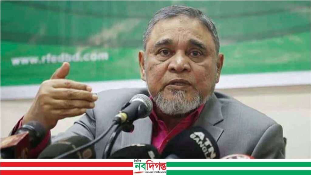 রিটার্নিং কর্মকর্তাদের সিদ্ধান্তে কোনো পক্ষপাত হয়নি: সিইসি নাসির উদ্দিন রিটার্নিং কর্মকর্তাদের দেওয়ার সিদ্ধান্তের বিরুদ্ধে দায়ের করা আপিল শুনানিতে কোনো পক্ষপাত করা হয়নি বলে জানিয়েছেন প্রধান নির্বাচন কমিশনার (সিইসি) এ এম এম নাসির উদ্দিন। রোববার (১৮ জানুয়ারি) সন্ধ্যায় টানা ৯ দিনব্যাপী আপিল শুনানি শেষে তিনি আপিলকারীদের উদ্দেশে এ কথা জানান। সিইসি বলেন, “স্বতন্ত্র প্রার্থীদের জন্য ১ শতাংশ ভোটারের সমর্থনের শর্তও আমরা তুলে দিয়েছি। আমরা চাই যে সবাই অংশগ্রহণে একটি সুন্দর নির্বাচন হোক।” তিনি আরও যোগ করেন, “নয় দিনব্যাপী আপিল শুনানি সমাপ্ত হয়েছে। ভোট সুন্দরভাবে সম্পন্ন করতে আমরা সবার সহযোগিতা চাই। অংশগ্রহণমূলক, নিরপেক্ষ ও সুষ্ঠু পরিবেশে ভোট শেষ করতে সবার সহায়তা প্রয়োজন।” উল্লেখ্য, এবারের নির্বাচনে রিটার্নিং কর্মকর্তাদের দেওয়া ৭২৩টি মনোনয়ন বাতিলের সিদ্ধান্তের বিরুদ্ধে মোট ৬৪৫টি আপিল জমা পড়েছিল। এর মধ্যে ৪১০ জন প্রার্থী তাদের প্রার্থিতা ফিরে পেয়েছেন, বাতিল হয়েছে ২০০টি আবেদন এবং ৩০টি আবেদন স্থগিত রয়েছে। তফসিল অনুযায়ী, প্রার্থিতা প্রত্যাহারের শেষ তারিখ ২০ জানুয়ারি এবং প্রতীক বরাদ্দ হবে ২১ জানুয়ারি।