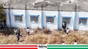 পরীক্ষার সময় জানালা দিয়ে অভিভাবকদের নকল সরবরাহ