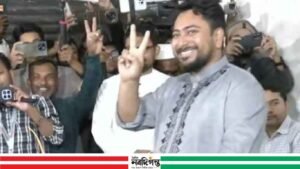 ভোট দিলেন নাহিদ ইসলাম