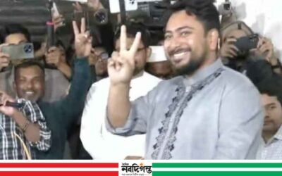 ভোট দিলেন নাহিদ ইসলাম