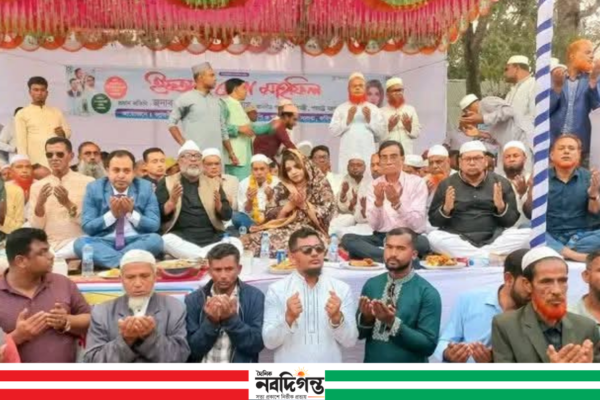 সালথায় ফুলবাড়িয়া স্কুল মাঠে দোয়া ও ইফতার মাহফিল অনুষ্ঠিত