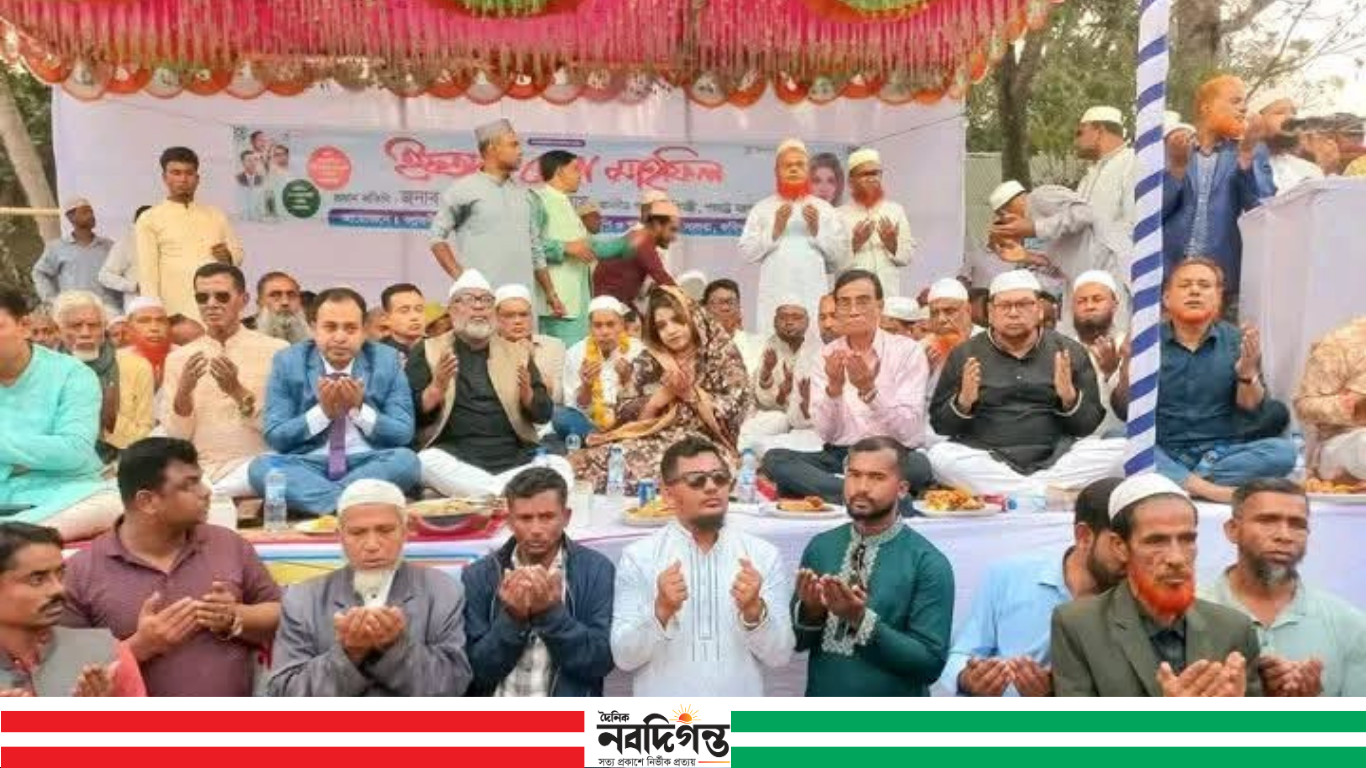 সালথায় ফুলবাড়িয়া স্কুল মাঠে দোয়া ও ইফতার মাহফিল অনুষ্ঠিত