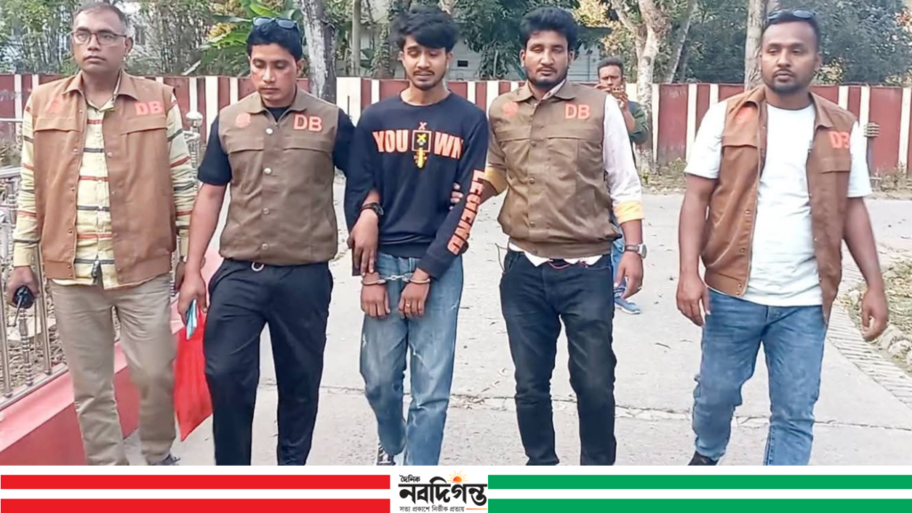 চুক্তিতে অস্ত্র পাচারকালে বিদেশী পিস্তল-গুলিসহ যুবক গ্রেপ্তার 1 চুক্তিতে অস্ত্র পাচারকালে বিদেশী পিস্তল-গুলিসহ যুবক গ্রেপ্তার