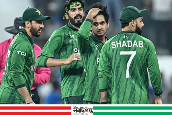 বিশ্বকাপে খারাপ খেলায় পাকিস্তানের খেলোয়াড়দের জরিমানা