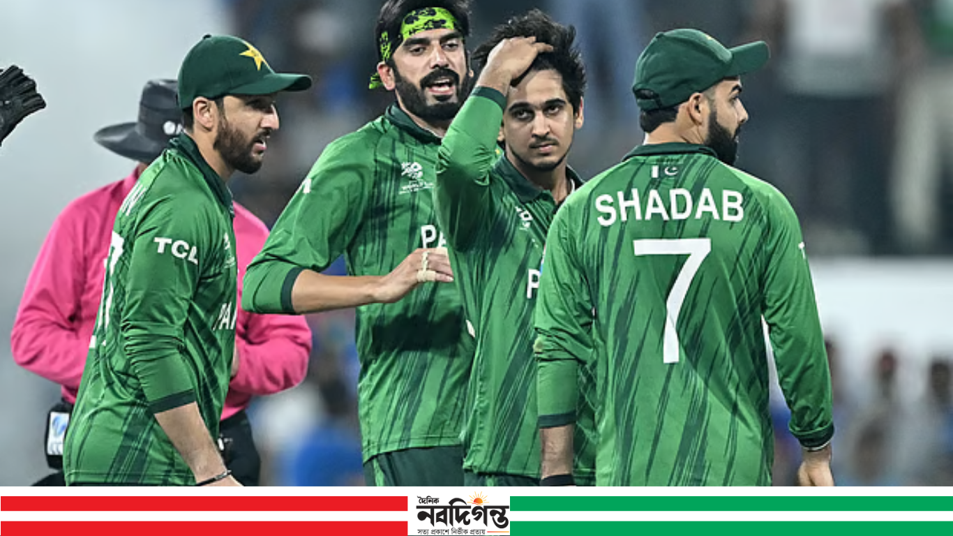 বিশ্বকাপে খারাপ খেলায় পাকিস্তানের খেলোয়াড়দের জরিমানা