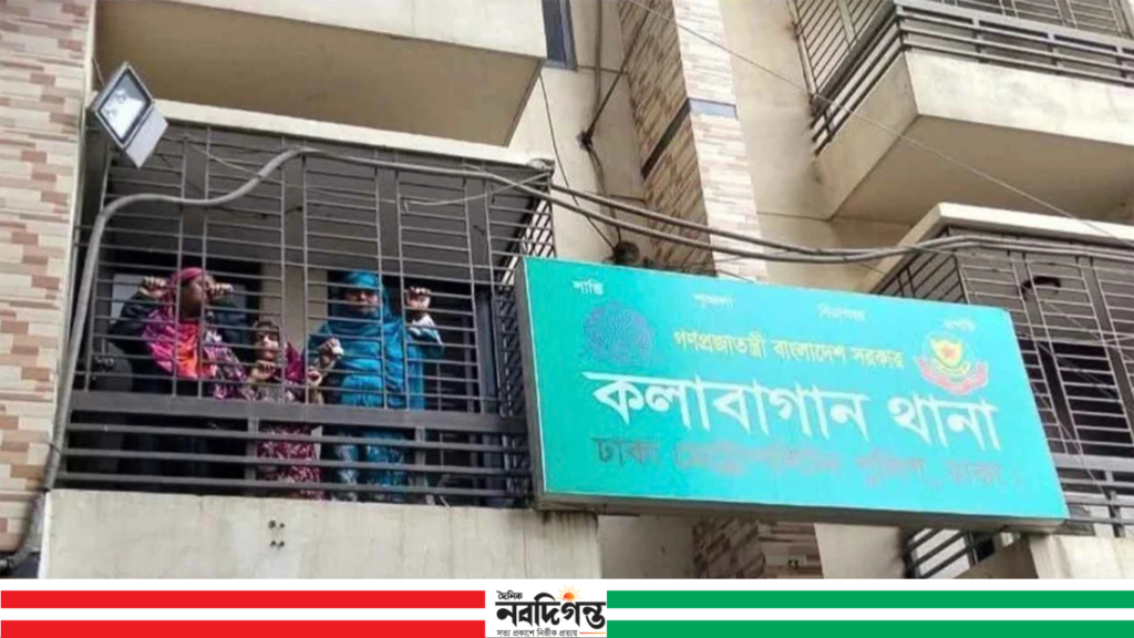 ধানমন্ডি ৩২ নম্বরে ফুল দিতে আসা চারজন গ্রেপ্তার