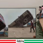 দৌলতদিয়ায় ফেরির ধাক্কায় পদ্মায় বাস, দুইজনের মরদেহ উদ্ধার