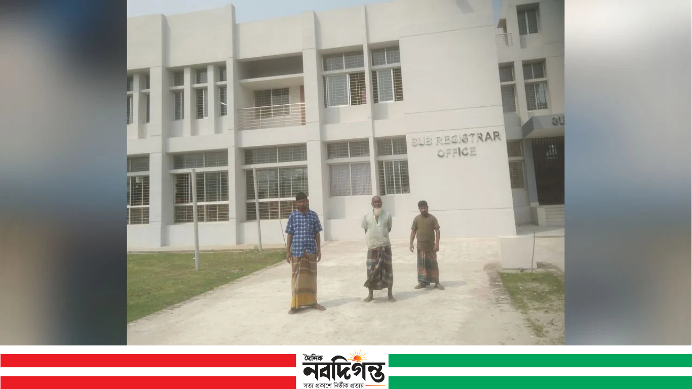ফুলছড়িতে ৫১ বছরের ভোগান্তির অবসান, নতুন ভবনে সাব-রেজিস্ট্রি অফিসের কার্যক্রম শুরু