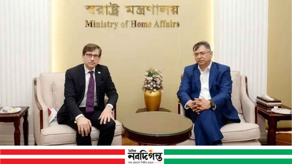 পুলিশ সংস্কার ও সক্ষমতা বৃদ্ধিতে ফ্রান্সের সহযোগিতা চেয়েছেন স্বরাষ্ট্রমন্ত্রী 1 পুলিশ সংস্কার ও সক্ষমতা বৃদ্ধিতে ফ্রান্সের সহযোগিতা চেয়েছেন স্বরাষ্ট্রমন্ত্রী