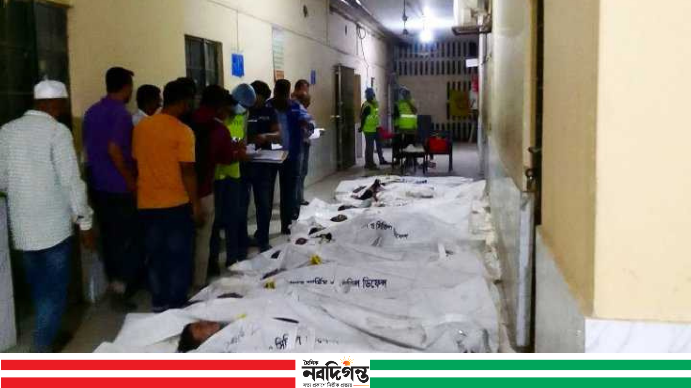 দৌলতদিয়া ফেরিঘাটে বাসডুবির ঘটনায় নিহত বেড়ে ২৩