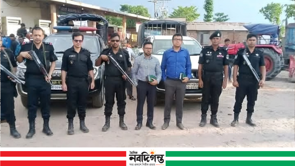 জয়পুরহাটে অবৈধ তেল মজুদ ও ট্রাফিক আইন লঙ্ঘনে জরিমানা 1 জয়পুরহাটে অবৈধ তেল মজুদ ও ট্রাফিক আইন লঙ্ঘনে জরিমানা