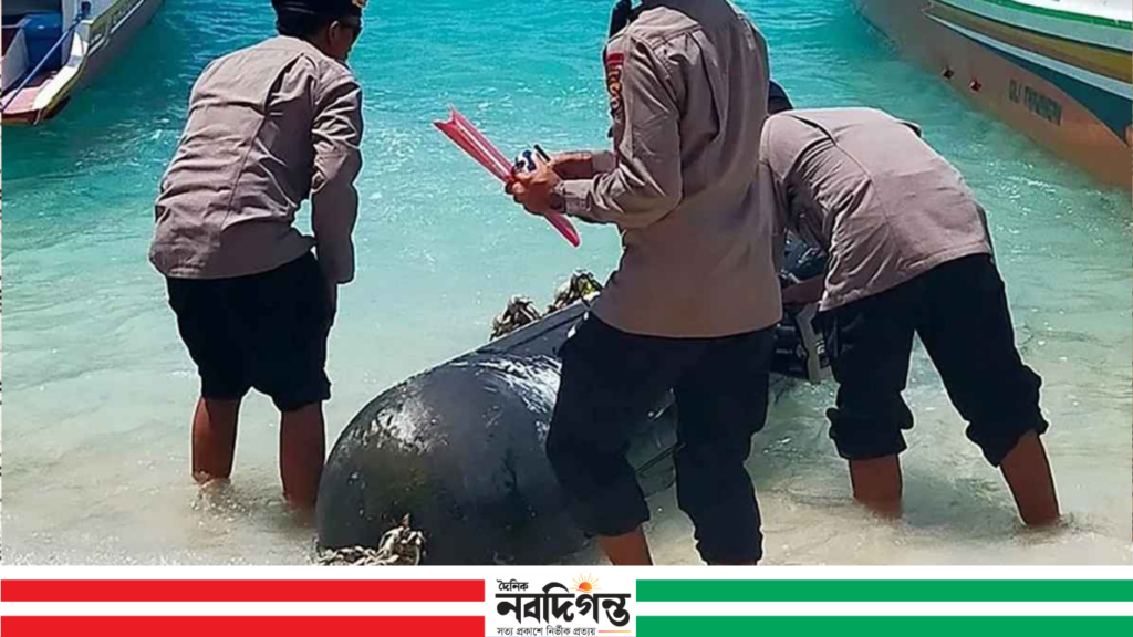 জেলের জালে ধরা পড়ল রহস্যময় ড্রোন