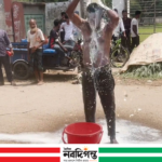 জয়পুরহাটে দুধ দিয়ে গোসল করে অনলাইন জুয়া ছাড়ার ঘোষণা যুবকের