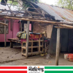 নড়াইলে টাকা না পেয়ে ঘরের টিন খুলে নিলেন পাওনাদার