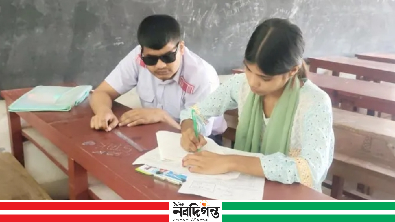 চোখে আলো নেই, স্বপ্নে অদম্য শরীফ আলী