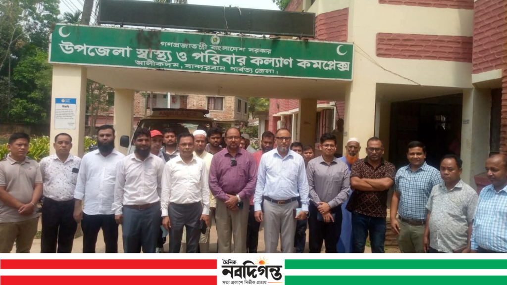 আলীকদমে হাম-রুবেলার বিস্তার: কুরুকপাতায় জরুরি স্বাস্থ্য ক্যাম্প