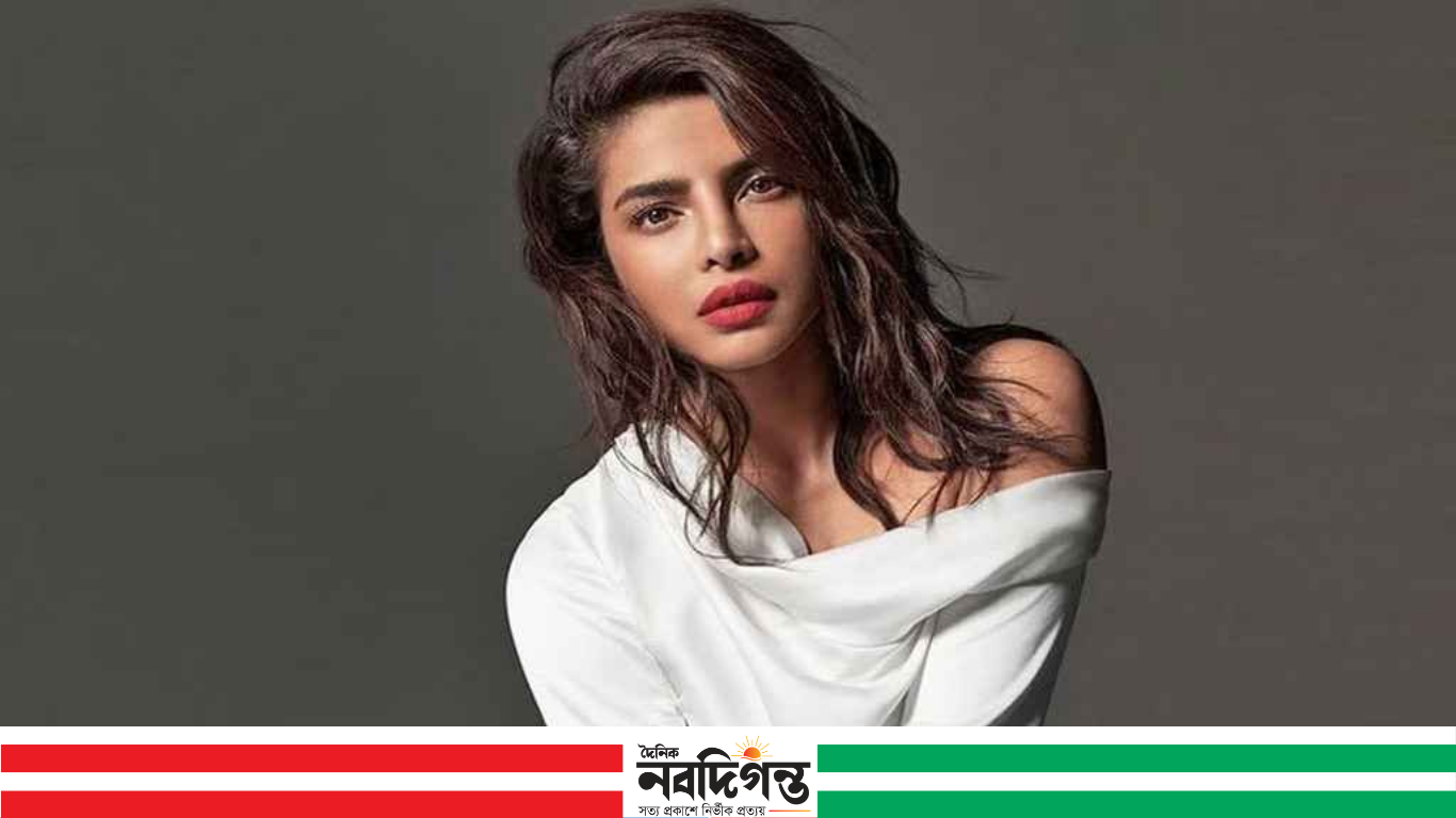 বাথরুমে বসে খাওয়ার অভিজ্ঞতা জানালেন প্রিয়াঙ্কা চোপড়া