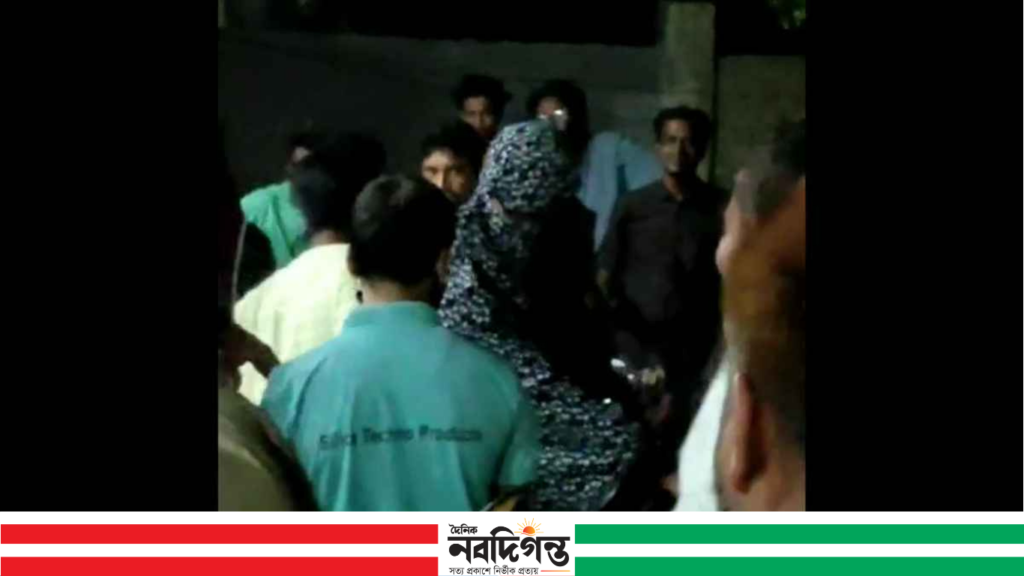 নওগাঁয় বোরখা পরে তেল নিতে এসে ধরা পড়লেন যুবক