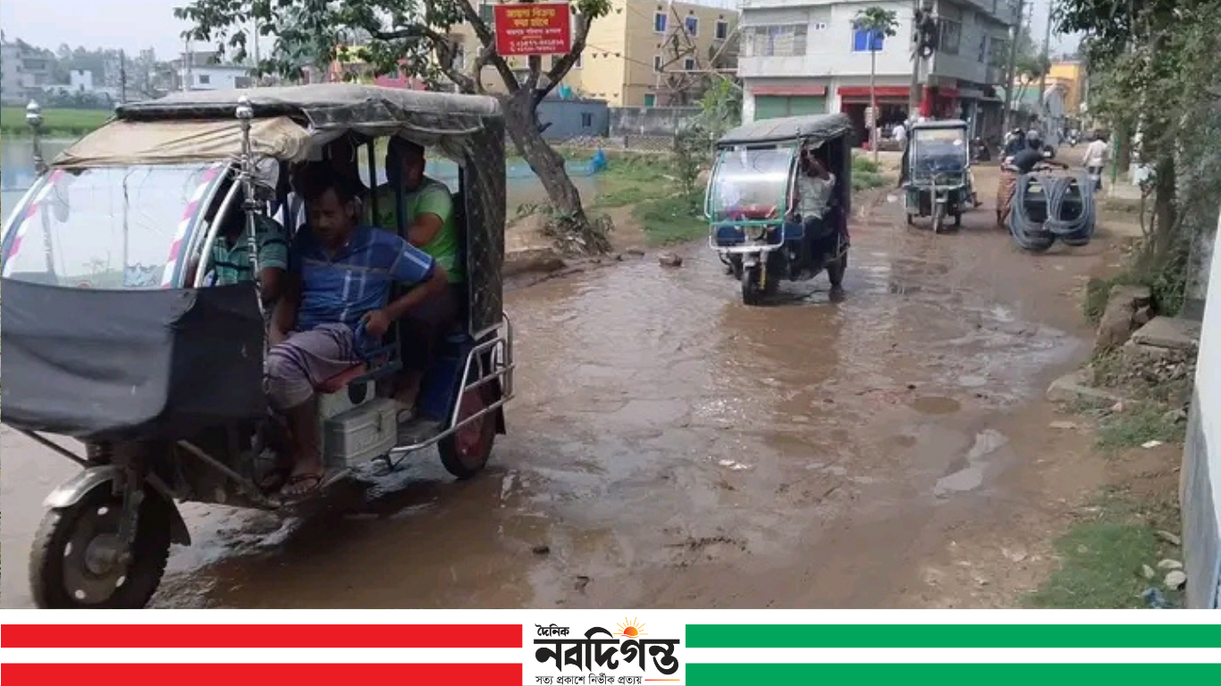 শেরপুরে খন্দকার টোলা সড়ক বেহাল, দুর্ভোগে ৫০ গ্রামের মানুষ