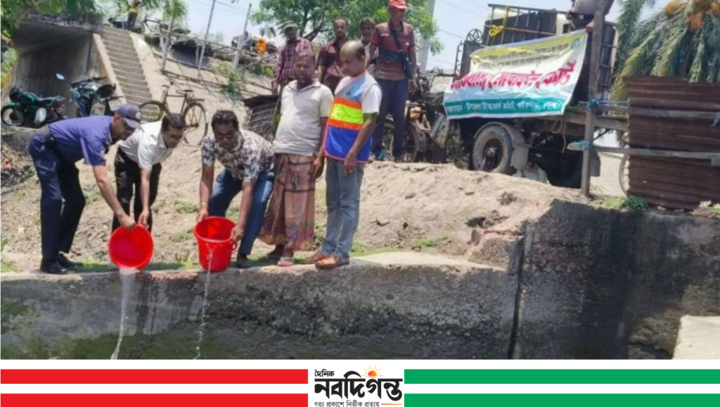 পাইকগাছায় জব্দকৃত পারশে পোনা নদীতে অবমুক্ত