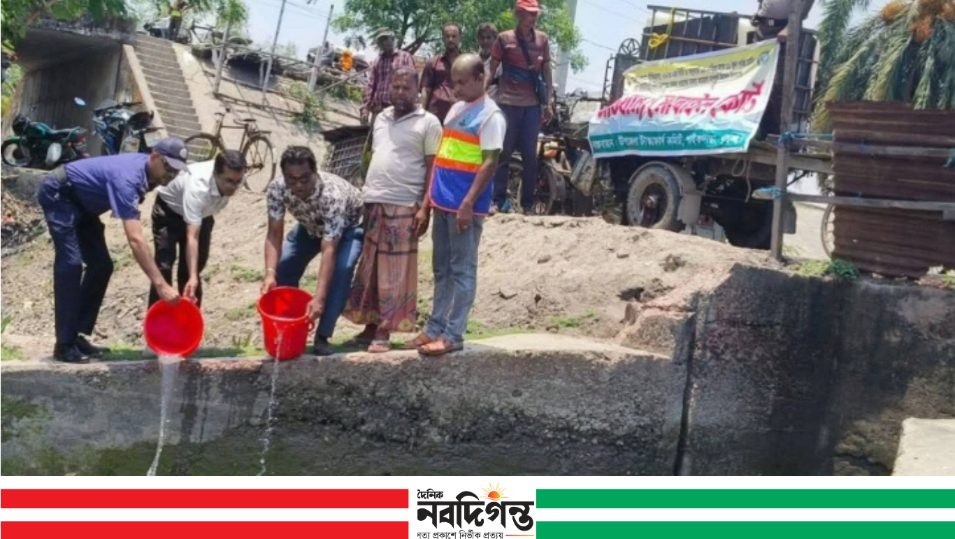 পাইকগাছায় জব্দকৃত পারশে পোনা নদীতে অবমুক্ত