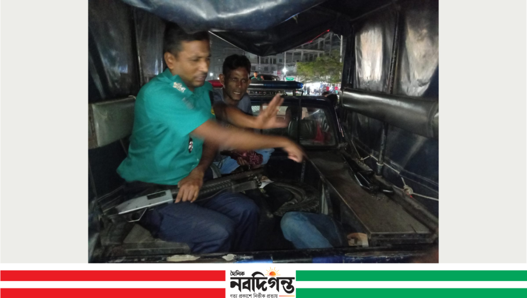 খুলনায় ছিনতাইচেষ্টার অভিযোগে দুই যুবক আটক