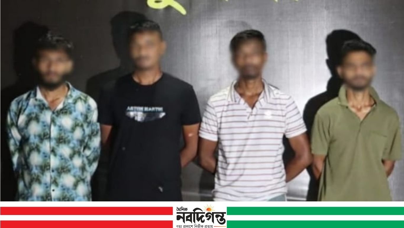 খুলনায় র‍্যাবের অভিযানে চারজন গ্রেপ্তার