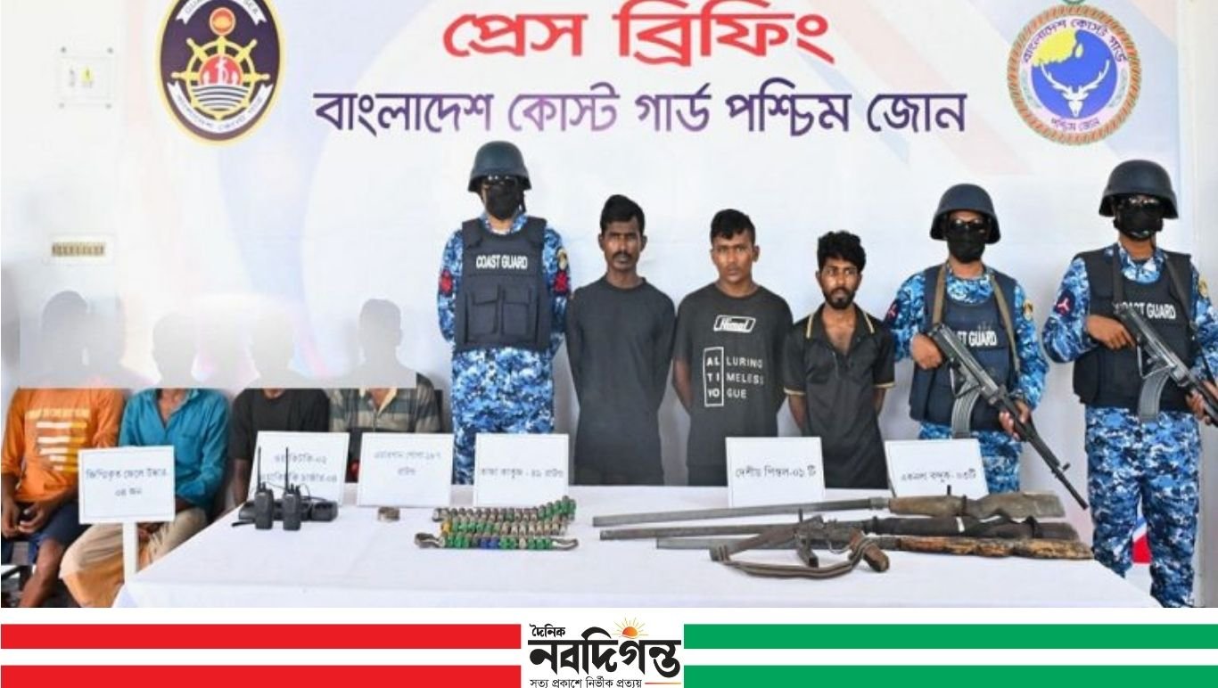 সুন্দরবনে করিম শরীফ বাহিনীর তিন সদস্য আটক