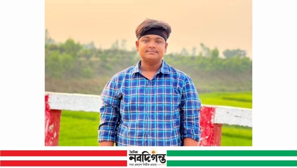 জয়পুরহাটে মায়ের লাশ রেখে এসএসসি পরীক্ষায় অংশগ্রহণ করলেন মোরশেদ প্রামানিক
