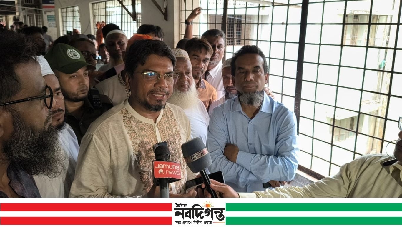 খুলনা মেডিকেল পরিদর্শনে এমপি হেলাল