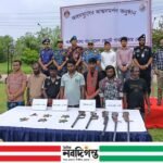 সুন্দরবনে ‘ছোট সুমন বাহিনী’র অস্ত্র জমা দিয়ে আত্মসমর্পণ