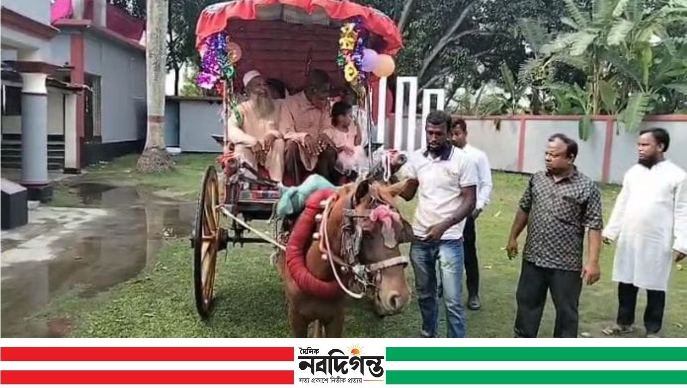 দীর্ঘ ৩৮ বছরের শিক্ষকতা জীবনের ইতি, রাজকীয় বিদায়
