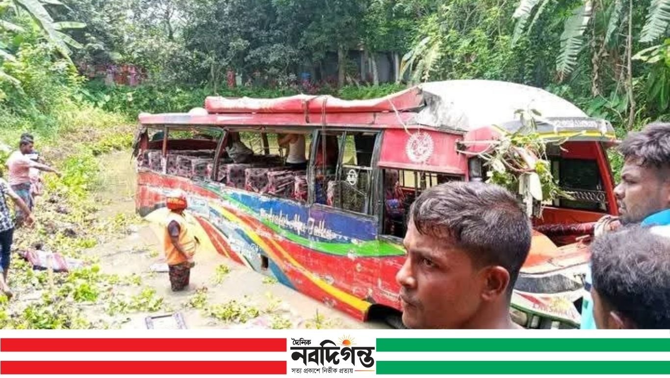 কুষ্টিয়ায় বাস-ট্রাক সংঘর্ষে নিহত ৮, আহত অর্ধশতাধিকের আশঙ্কা
