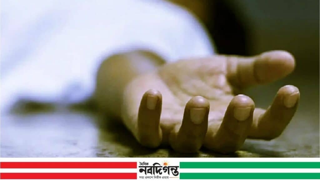প্রেমিকের বাড়িতে গিয়ে পাঁচ সন্তানের জননীর আত্মহত্যার চেষ্টা 1 প্রেমিকের বাড়িতে গিয়ে পাঁচ সন্তানের জননীর আত্মহত্যার চেষ্টা