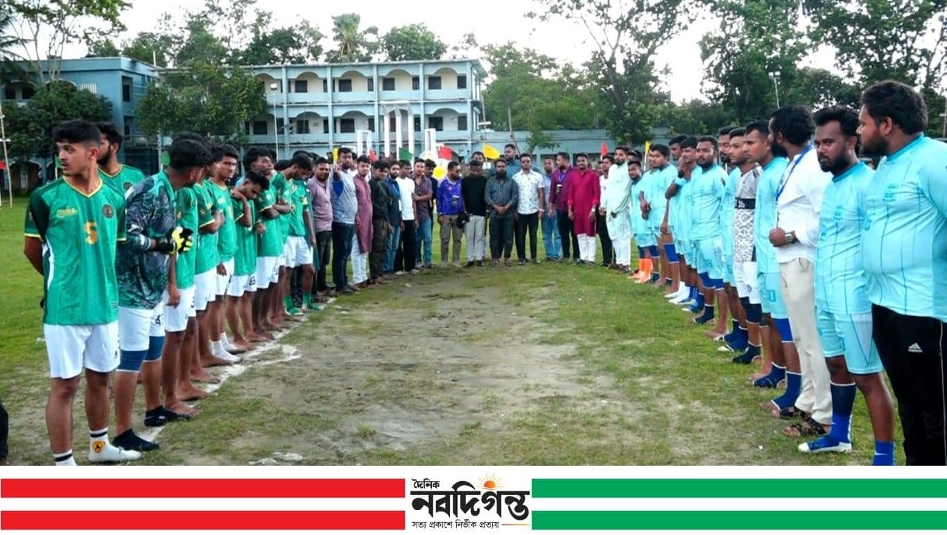 টাঙ্গাইলের কালিহাতীতে অনুষ্ঠিত হচ্ছে “সিংনা মিনি ফুটবল টুর্নামেন্ট-২০২৬” এর চূড়ান্ত ম্যাচ