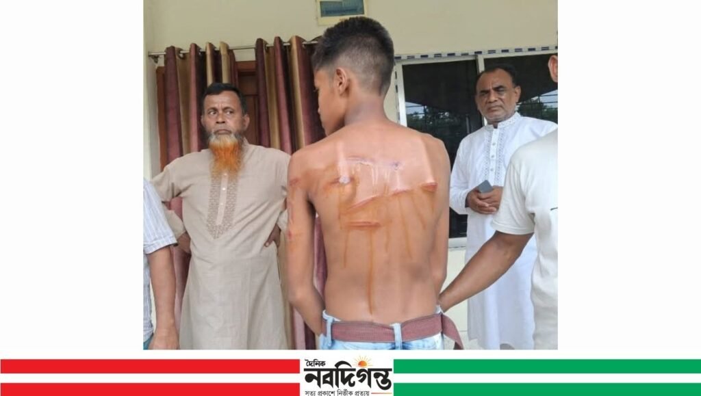 বাগদুলীতে শিক্ষকের মারধরে ছাত্র হাসপাতালে, শিক্ষক অবরুদ্ধ