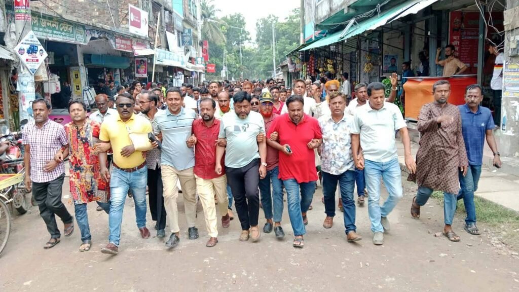 ‎নিষিদ্ধ আওয়ামী লীগের অপতৎপরতার বিরুদ্ধে কয়রায় বিএনপির বিক্ষোভ মিছিল