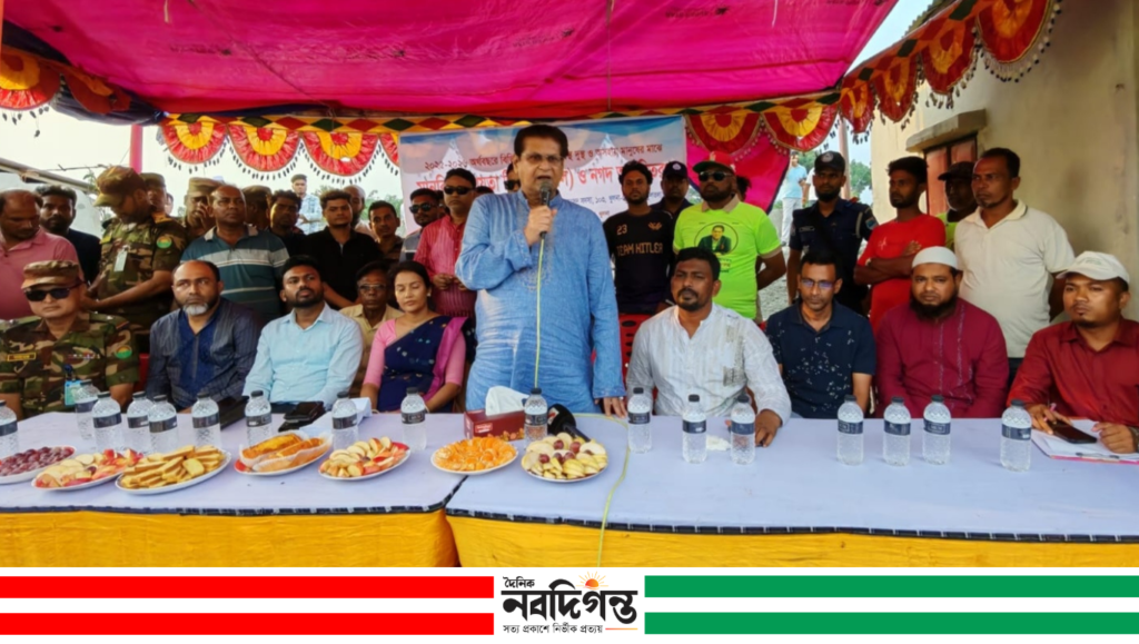 ডুমুরিয়ায় ক্ষতিগ্রস্ত ৬৮ আশ্রয়ণ পরিবারের মাঝে সহায়তা বিতরণ