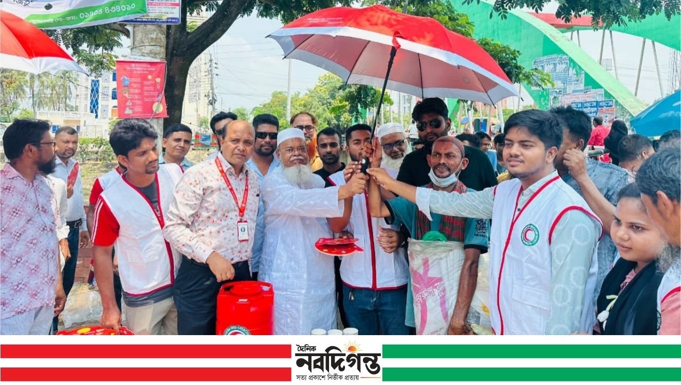 তাপপ্রবাহে মানুষের পাশে রেড ক্রিসেন্ট, শুরু হলো সহায়তা কর্মসূচি