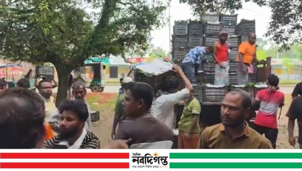 মুন্সিরহাটে লিচু লোডিং নিয়ে সংঘর্ষ, আহত কয়েকজন 1 মুন্সিরহাটে লিচু লোডিং নিয়ে সংঘর্ষ, আহত কয়েকজন
