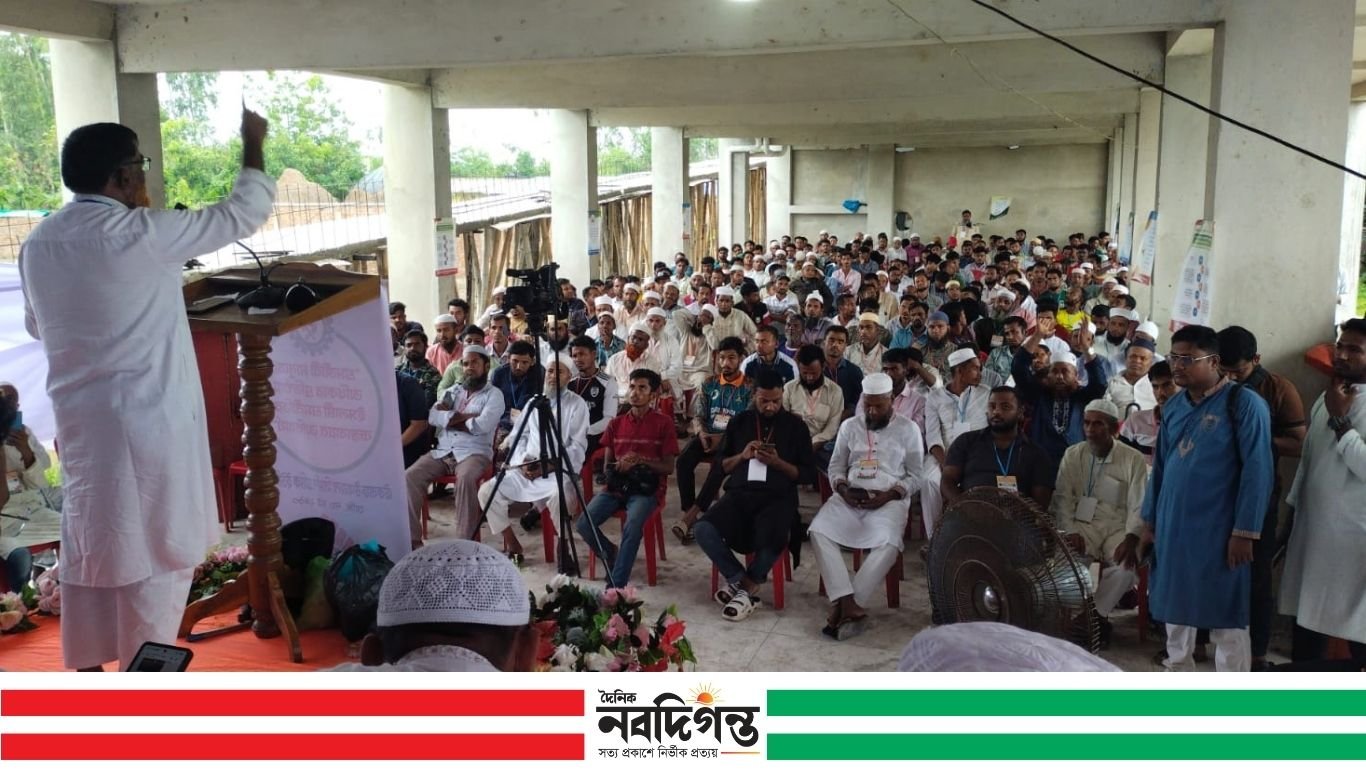 টেকনাফে নির্মাণ শ্রমিক ইউনিয়নের অভিষেক ও সদস্য পরিচয়পত্র বিতরণ