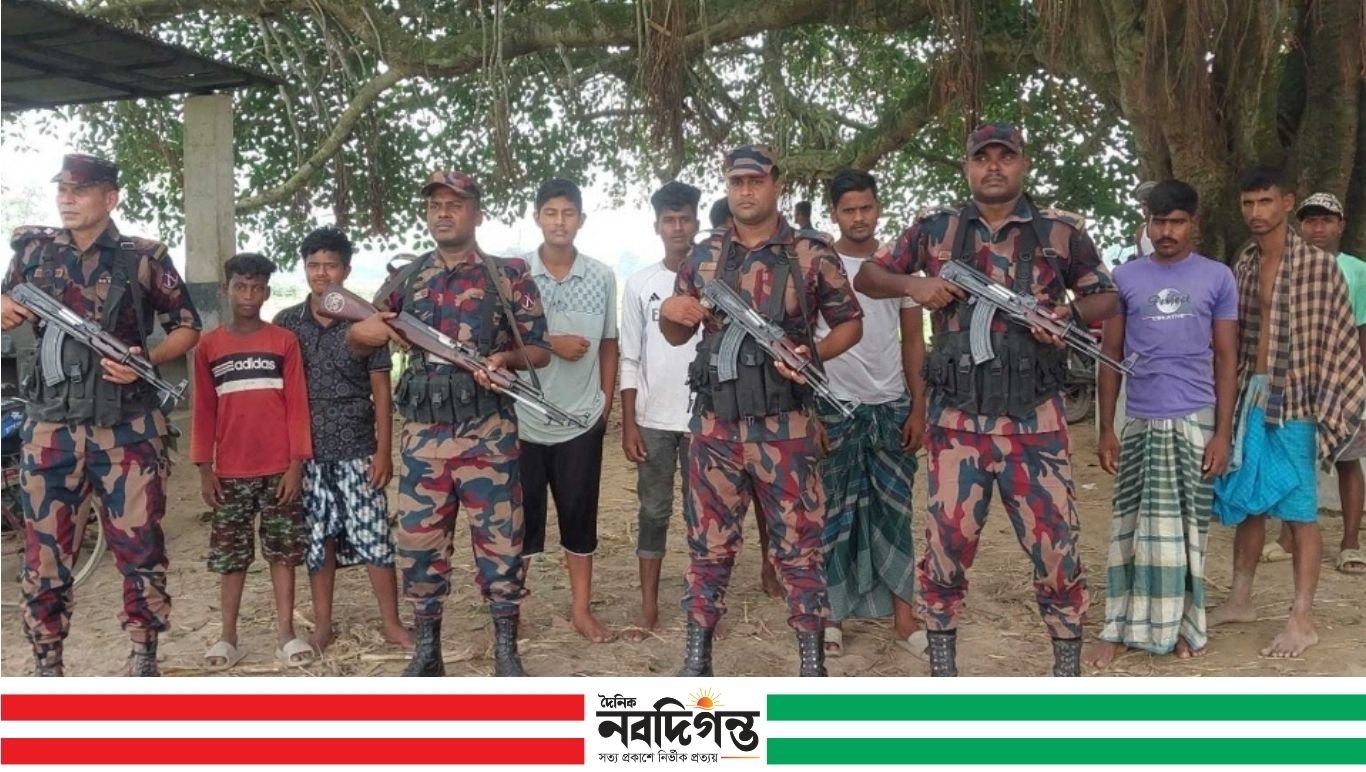 পুশইনের শঙ্কায় ঠাকুরগাঁও সীমান্তে বিজিবির কঠোর নজরদারি, পাহারায় স্থানীয়রা