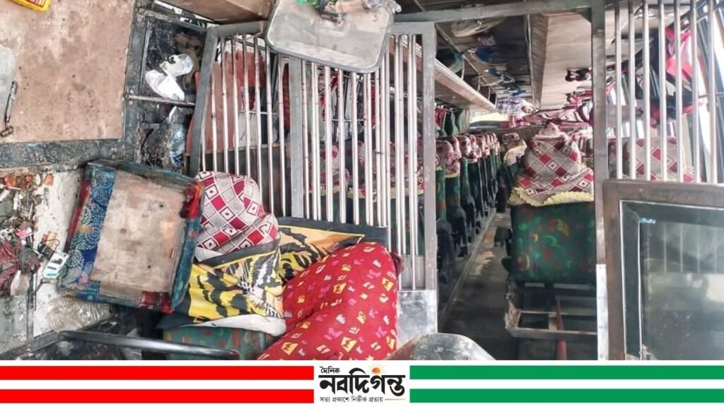 বগুড়ার শেরপুরে বাস উল্টে আহত ১০, যাত্রীর হাতের কব্জি বিচ্ছিন্ন