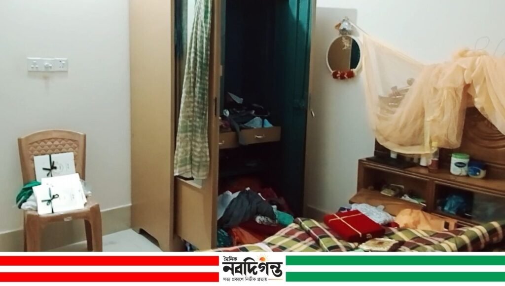 বাকেরগঞ্জে একই রাতে পাঁচ বাড়িতে দুঃসাহসিক চুরি; সাড়ে ৬ লাখ টাকার মালামাল লুট