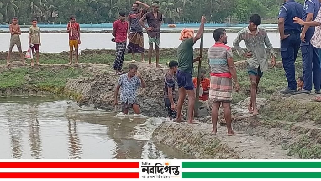 জলাবদ্ধতা নিরসনে রামপালের চামারখালী খালে অপসারণ হলো অবৈধ বাঁধ
