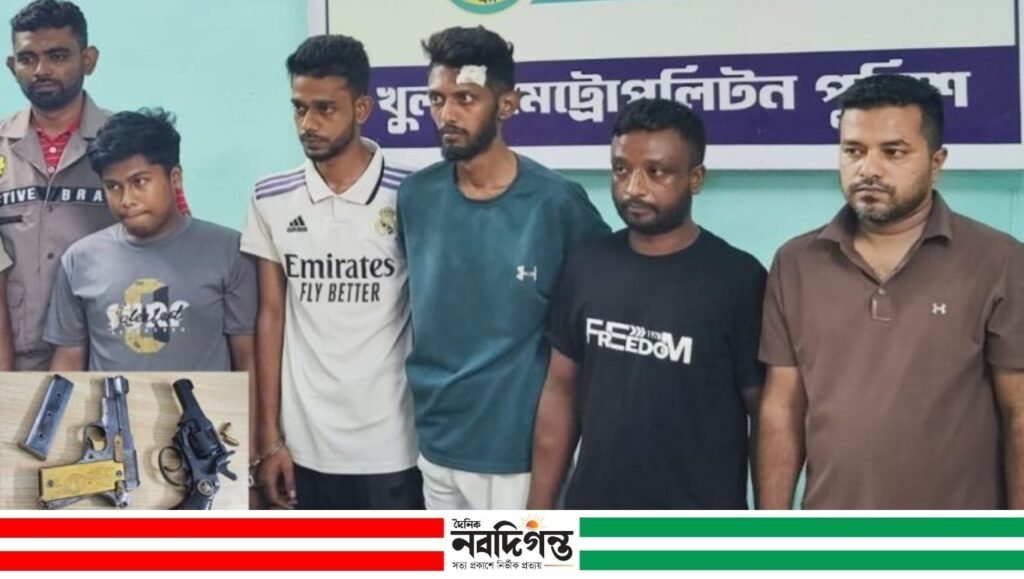 খুলনায় শীর্ষ সন্ত্রাসী তুষার শিকদারসহ ৫ জন গ্রেপ্তার, অস্ত্র উদ্ধার খুলনায় শীর্ষ সন্ত্রাসী তুষার শিকদারসহ ৫ জন গ্রেপ্তার, অস্ত্র উদ্ধার