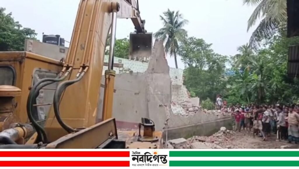 নাসিরনগরে সরকারি খাস জমি দখলমুক্ত, উচ্ছেদ করা হলো ১৮ অবৈধ স্থাপনা নাসিরনগরে সরকারি খাস জমি দখলমুক্ত, উচ্ছেদ করা হলো ১৮ অবৈধ স্থাপনা