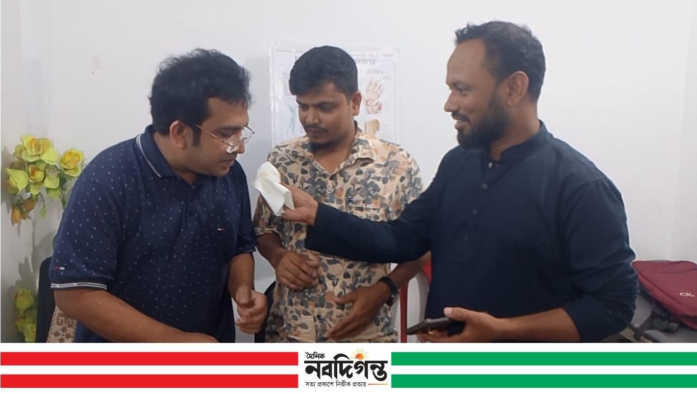 নজিপুরে নিউরো মেডিসিন বিশেষজ্ঞ ডাঃ ফজলুল কবির ভূঁইয়ার ৪৫তম জন্মদিন উদযাপন